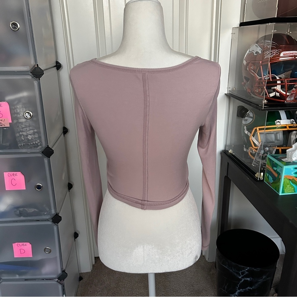 Urban Outfitters Out From Under Mauve Long Sleeve Button Front Crop Top Medium - Picture 2 of 9